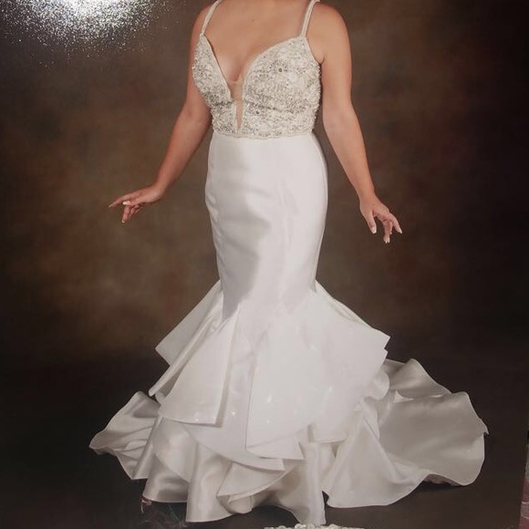 Jovani wedding dress - Picture 1 of 2